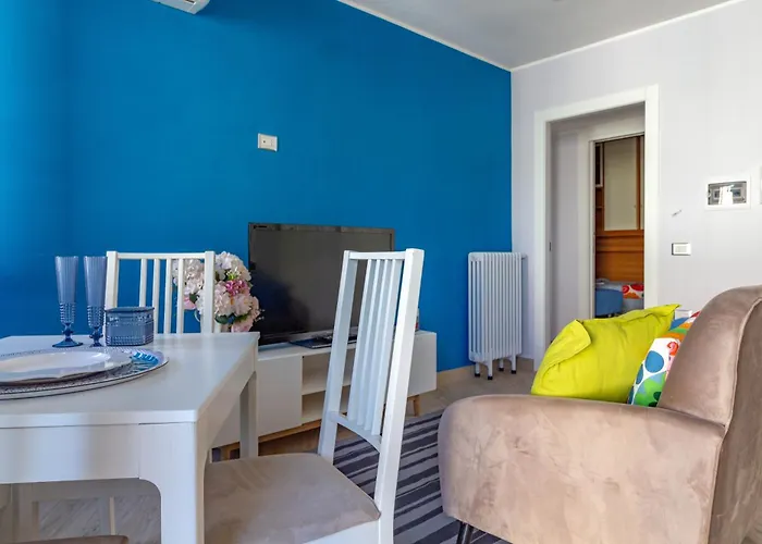 M In Apartament *